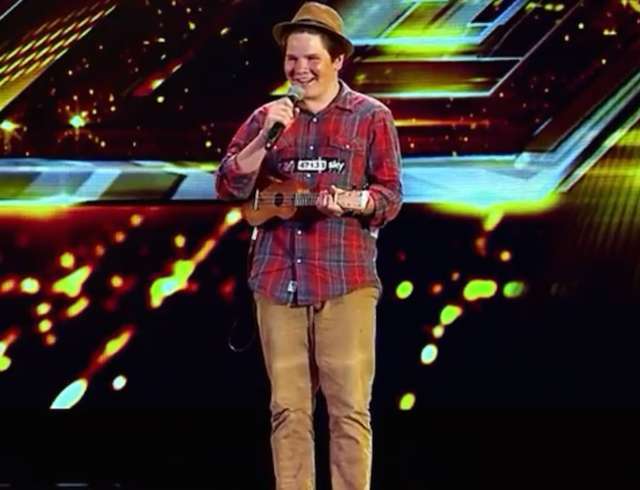 X Factor 9, Elijah è il nuovo fenomeno del talent. Fedez: "È un pusher della felicità"