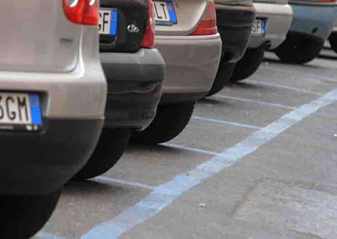 Roma, ennesimo episodio omofobo: 26enne insultato e picchiato in un parcheggio