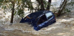 Francia, 17 morti per una tempesta. Ora si sposta verso l'Italia ed è allerta meteo
