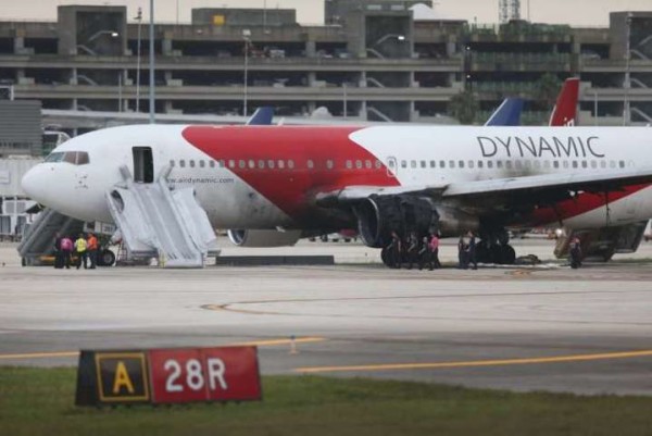 Florida, aereo prende fuoco in fase di decollo: 14 feriti