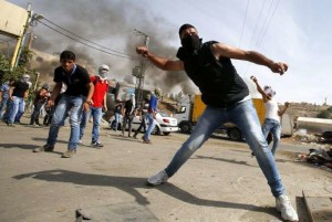 Israele, attacco a Beersheva: eritreo scambiato per terrorista, linciato dalla folla e ucciso