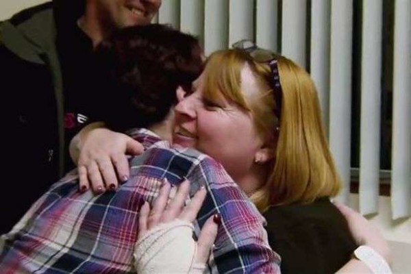 Mamma inglese trova donatore di rene dopo l'appello su Facebook