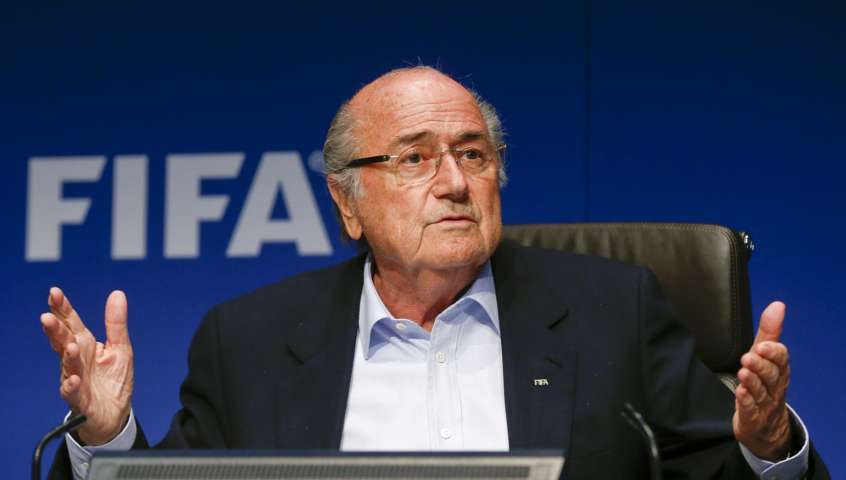 Fifa, proposta la sospensione di Blatter: ora la decisione finale spetta a Platini