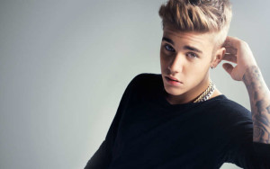 Le foto di Justin Bieber svestito sul web, il cantante s'infuria: "Mi hanno violentato"