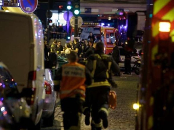 Attentati a Parigi, l'Isis festeggia su Twitter: "Parigi in fiamme, ora tocca a Roma"