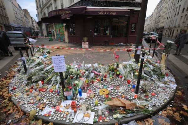 Strage Parigi, gestore bar specula sui morti: venduto per 50mila euro il video dell'orrore