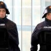 Germania: nuove uniformi della polizia che puntano a Darth Vader, ironie sul web