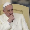 Attentati a Parigi, Papa Francesco: "Non è umano! E' un pezzo di terza guerra mondiale"