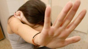 Trieste, drogava e stuprava la nipote di 16 anni: arrestato marocchino 33enne