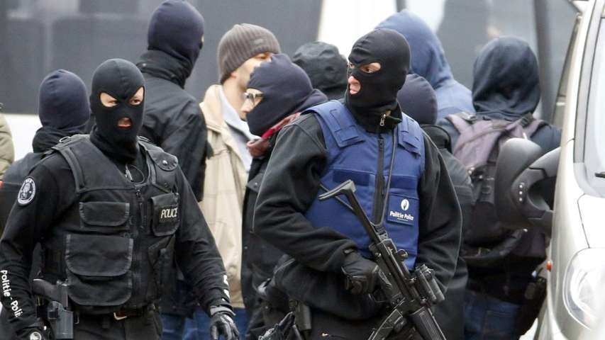 Attentati a Parigi: l'uomo arrestato a Bruxelles è l'artificiere del commando