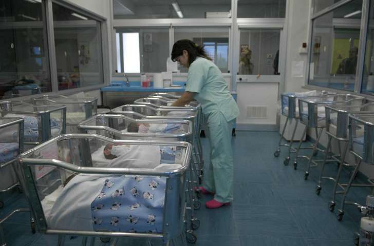 Modena: la donna che ha partorito quattro gemelle è un caso scientifico