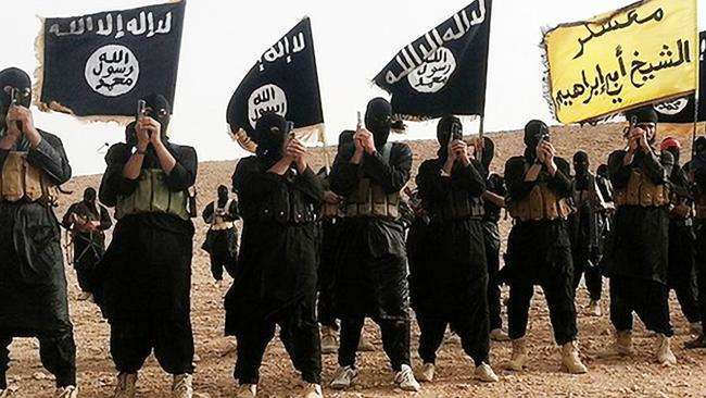 Orrore Isis, esecuzione di massa diffusa in un video: uccisi 200 bambini in Siria