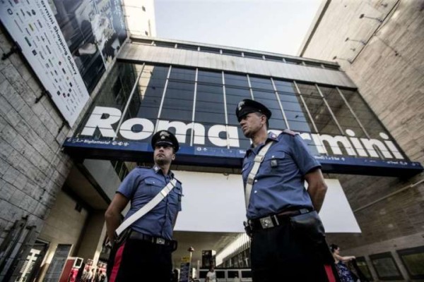 Roma, controlli anti-terrorismo: algerino arrestato a Termini per documento falso