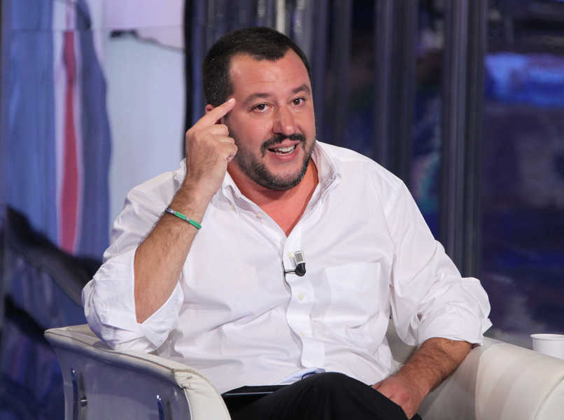 Lotta all'Isis, Salvini attacca Renzi: "Sei un vigliacco, e paura e vigliaccheria non pagano mai"