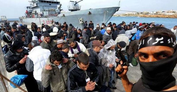 Terrorismo Isis, fermato migrante sbarcato in Sicilia: immagini e frasi shock sul cellulare