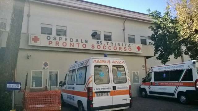 Cagliari: migrante malato di scabbia tenta la fuga dall'ospedale ma precipita dalla finestra