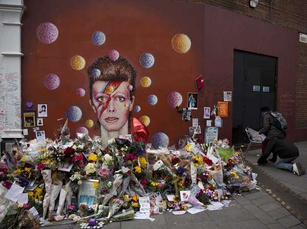 David Bowie: aperto a New York il testamento del cantante, le ceneri sparse a Bali