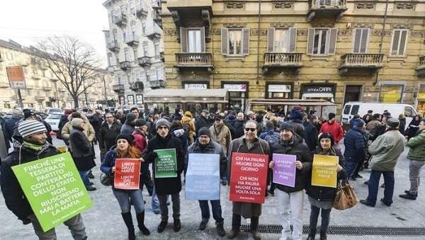 Torino scende in piazza contro la 'ndrangheta: "Rifiutiamo i ricatti e le intimidazioni"