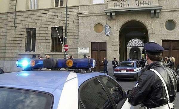 Audi gialla, albanese si presenta in questura a Torino: "Non sono io, sono innocente"