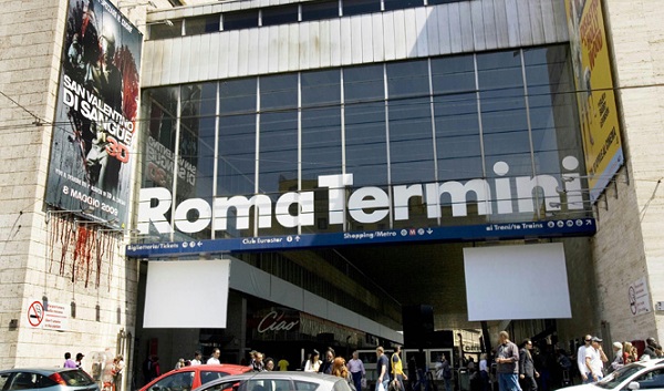 Roma, pakistano tenta di violentare una turista straniera alla stazione Termini