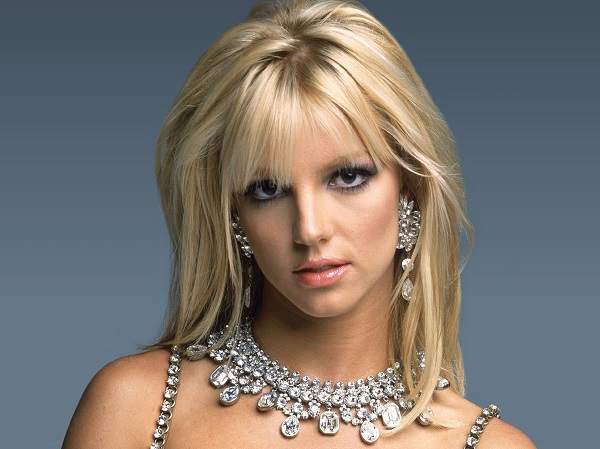 Britney Spears è alla ricerca di un nuovo amore: "Ma lo voglio sexy e superdotato"