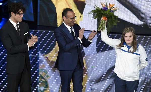 Sanremo 2016, l'atleta paralimpica Nicole Orlando a Gabriel Garko: "A mia mamma non piaci"