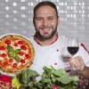Perde 44 kg mangiando una pizza al giorno: pizzaiolo napoletano conquista New York