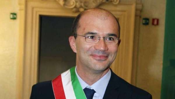 'Ndrangheta, lettera al sindaco di Reggio Emilia: "Sai chi ti ha sostenuto in campagna elettorale?"