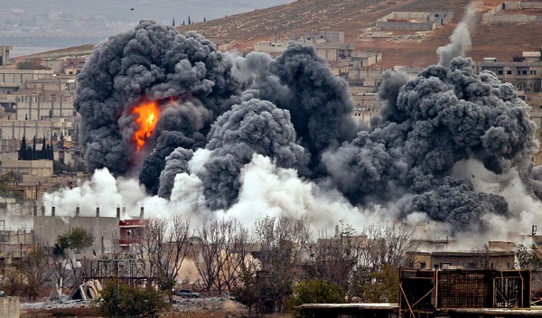 Siria, raid aerei su scuole e ospedali: 50 vittime. La Turchia accusa la Russia
