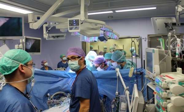 Svizzera: gemelle siamesi separate dopo 8 giorni di vita, è il primo caso al mondo