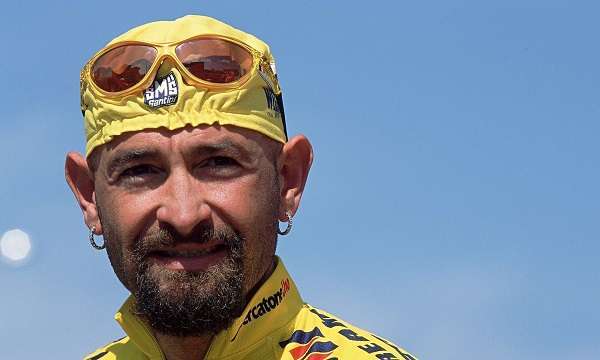 Pantani, un detenuto intercettato: "La camorra lo fece estromettere dal Giro del'99"
