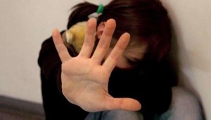 Milano: abusò della figlia minorenne per dodici anni, arrestato un tassista di 56 anni