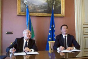 Napoli, premier Renzi e governatore De Luca firmano il Patto per la Campania