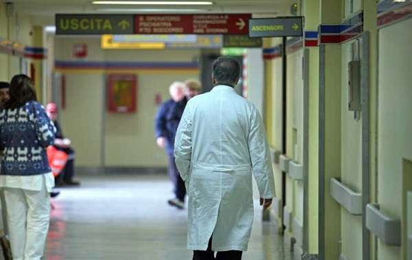 Malasanità a Lucca: operato per rimuovere tumore, chirurgo asporta rene sbagliato