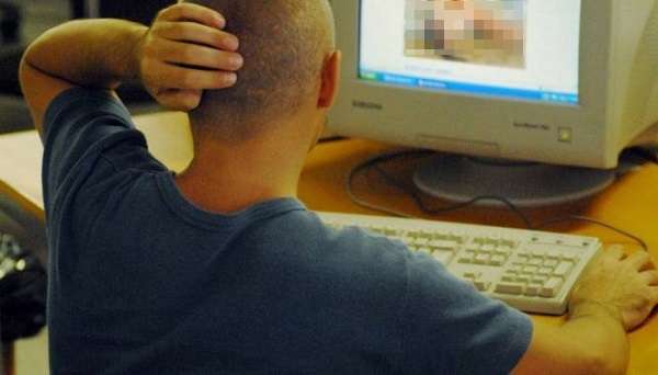 Genova: 21enne divulgava foto pornografiche con profilo ed e-mail false, denunciato