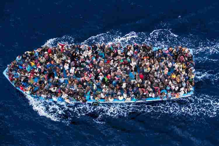 Migranti: 400 somali dispersi nel Mediterraneo, viaggiavano su quattro barconi