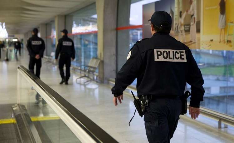Terrorismo: a Strasburgo l'Ue decide di schedare i passeggeri degli aerei europei