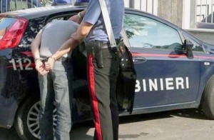 Torino: 22enne molestata da stalker, carabiniera lo arresta fingendosi un'amica