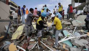Terremoto in Ecuador, scossa di magnitudo 7.8: sale a 233 il numero dei morti