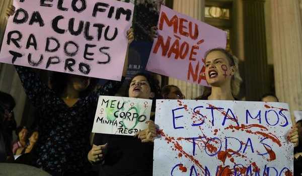 Brasile shock: in 33 stuprano una sedicenne, poi pubblicano il video sul web