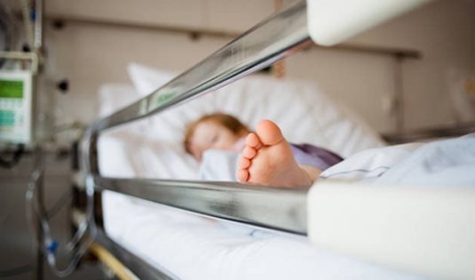 Caserta, bimba morta per tumore non diagnosticato: in manette un pediatra e la moglie