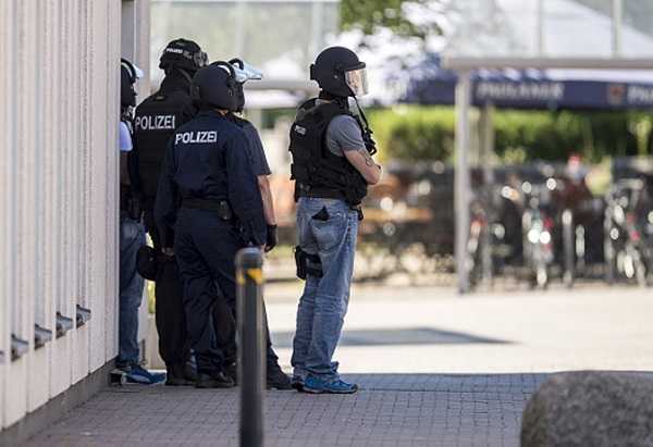 Germania: uomo armato prende ostaggi in un cinema di Francoforte, ucciso in un blitz