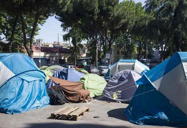 Roma: blitz della polizia alla tendopoli di Via cupa, fuggiti alcuni immigrati