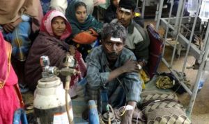 India, liquore avvelenato: morte 21 persone, 50 ricoverate. Arrestato negoziante