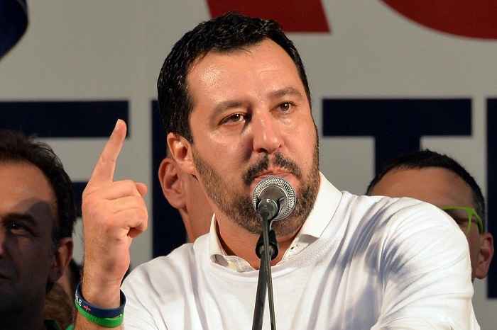 Matteo Salvini a Gentiloni: "Poteri straordinari per gestire le emergenze? Oh, che genio!"