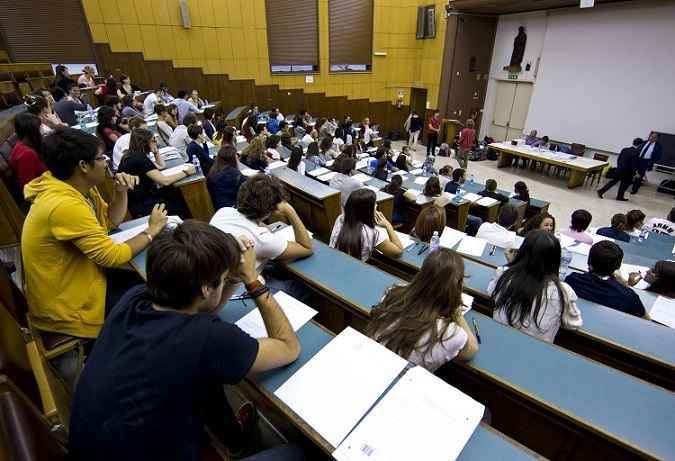 Scuola, 600 docenti universitari scrivono al Governo: "Gli studenti non conoscono l'italiano"