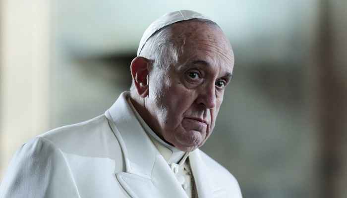 Papa Francesco: "C'è corruzione in Vaticano". "Pedofilia? E' una malattia, va risolto il problema"