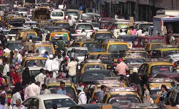 L'India tutela l'ambiente dicendo stop allo smog e passando alle auto elettriche