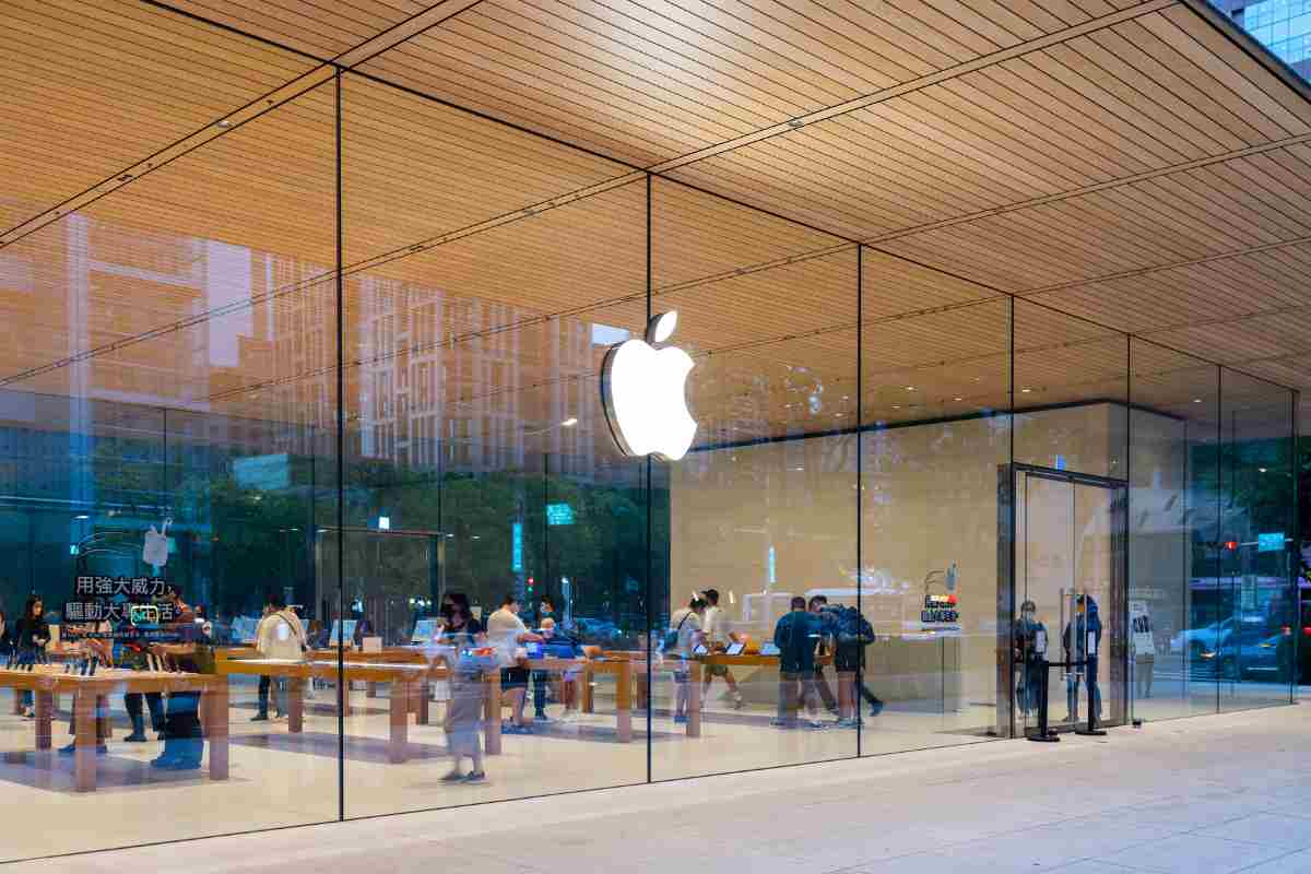 Apple conferma chiusura