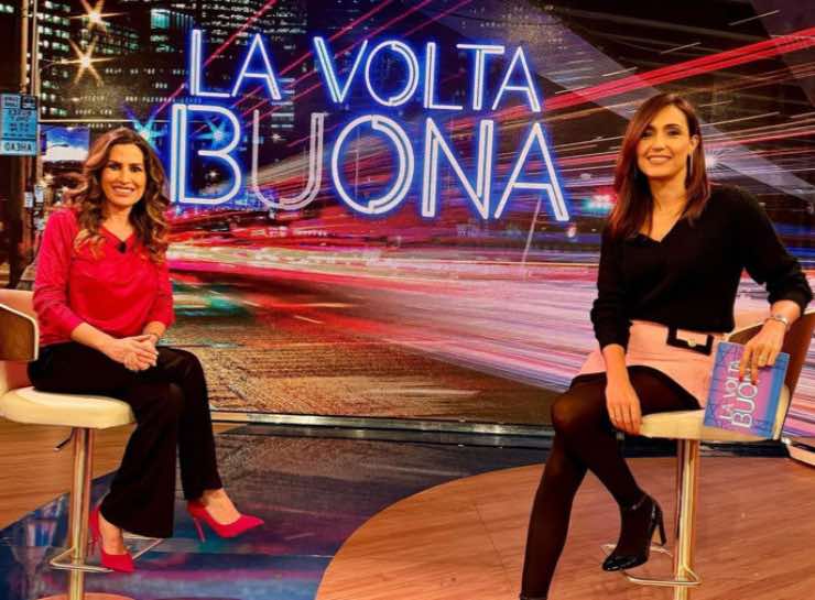 Caterina Balivo sbotta contro Incoronata Boccia: "Che intendi?", la rottura tra Totti e Ilary fa discutere